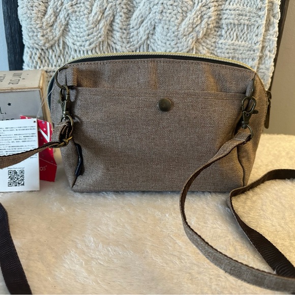 NWT - Picture 3 of 5